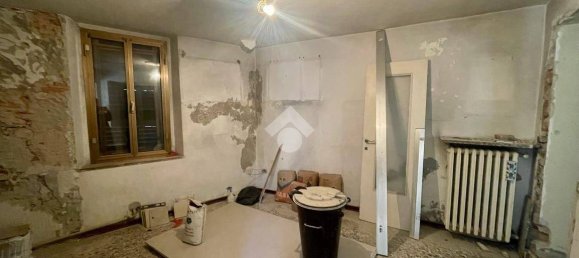 2 Schlafzimmer Haus in Borgomanero, Italy, Nr. 49795 11