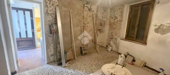 2 Schlafzimmer Haus in Borgomanero, Italy, Nr. 49795 14