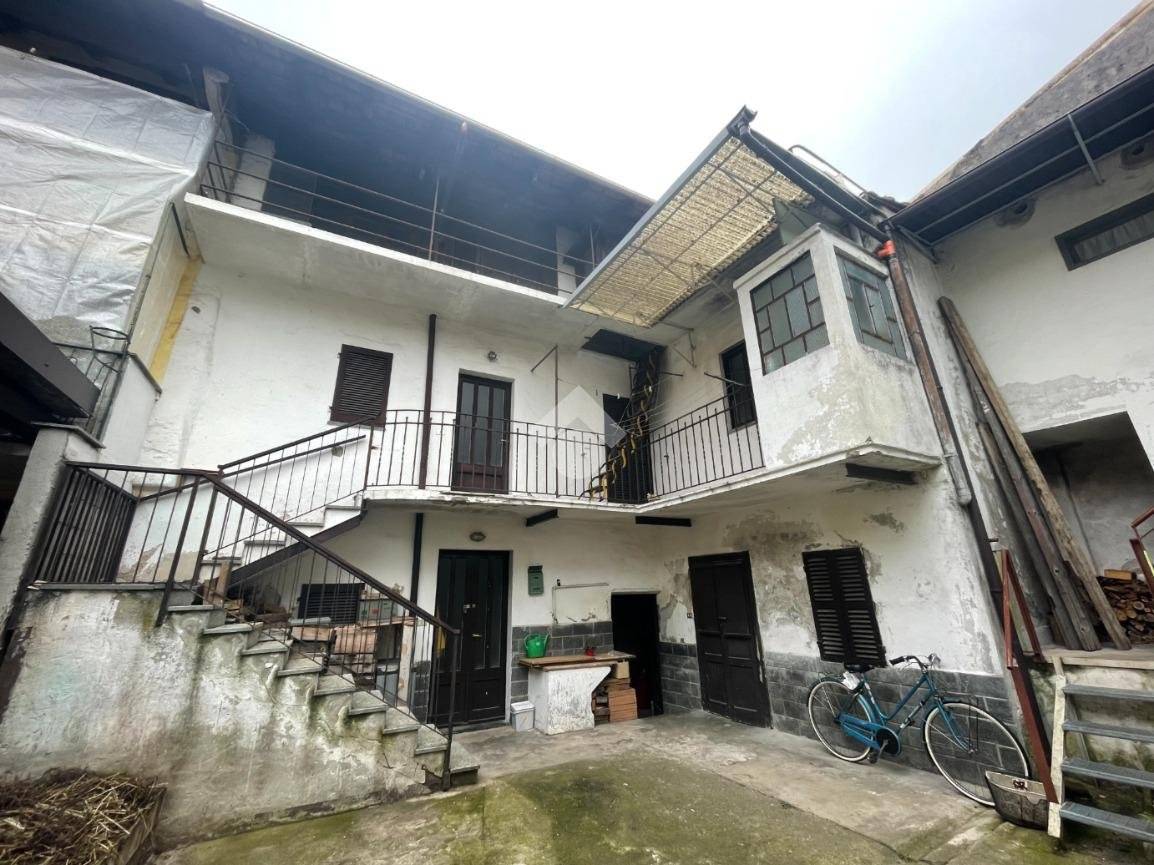 2 Schlafzimmer Haus in Borgomanero, Italy, Nr. 49795