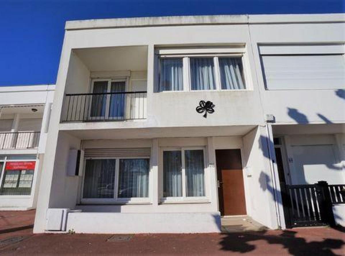 3 bedrooms House in Royan, France No. 29877