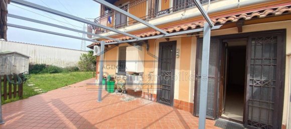 3 bedrooms Apartment in Giugliano in Campania, Italy No. 101842 9