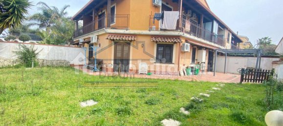 3 bedrooms Apartment in Giugliano in Campania, Italy No. 101842 2