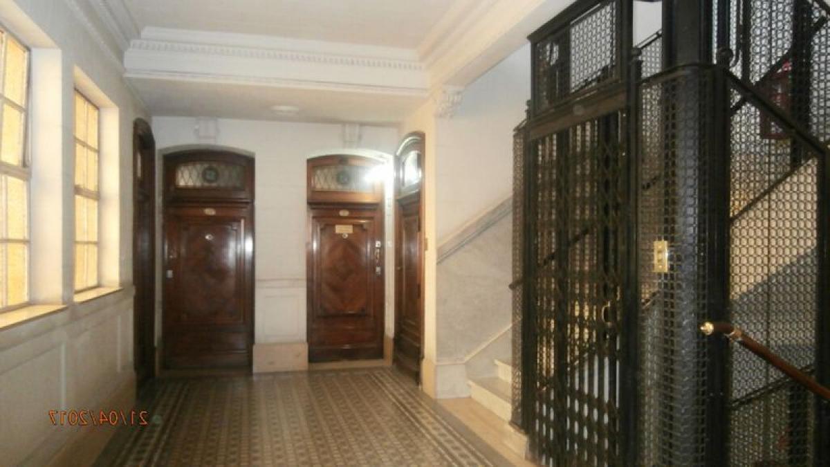 Bureau à Buenos Aires, Argentina No. 107719