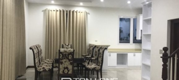 4 Schlafzimmer Villa in Long Bien, Vietnam, Nr. 1372 2