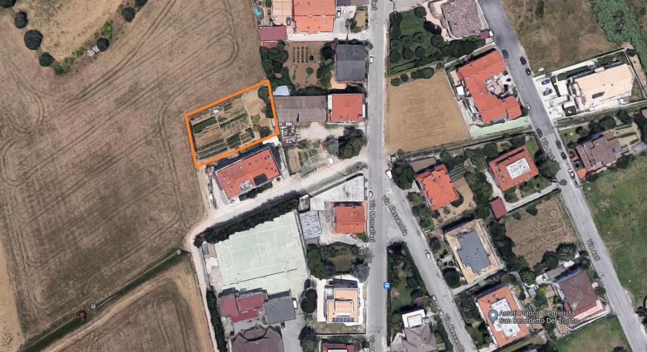 900m² Land in San Benedetto del Tronto, Italy No. 78224