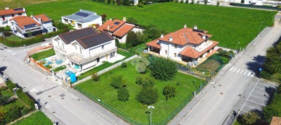 765m² Land in Fontaniva, Italy No. 364034 5