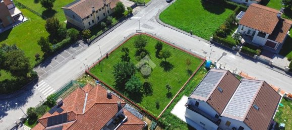 765m² Land in Fontaniva, Italy No. 364034 2