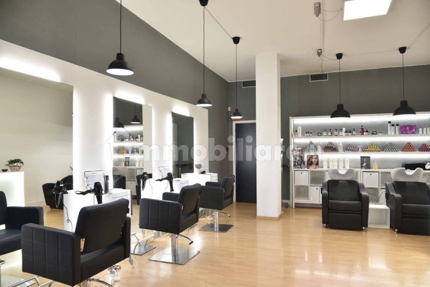 2غرفة عقار تجاري في Cabiate, Italy رقم 283569