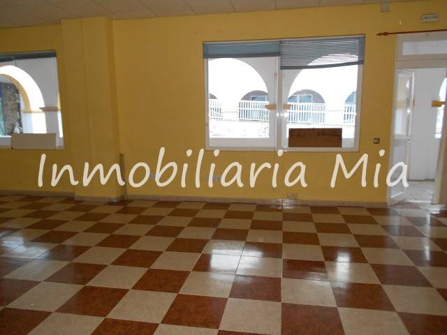 Propriété commerciale à Benalmadena, Spain 65m² No. 40023