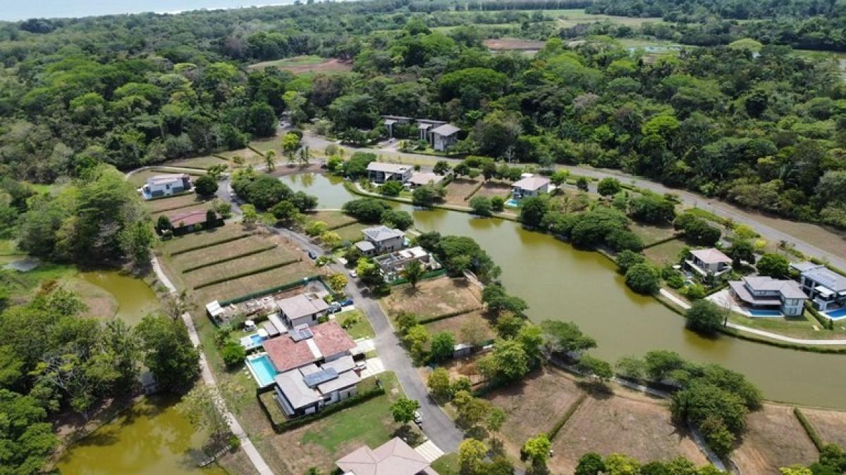 4 bedrooms House in Garabito, Costa Rica No. 1082