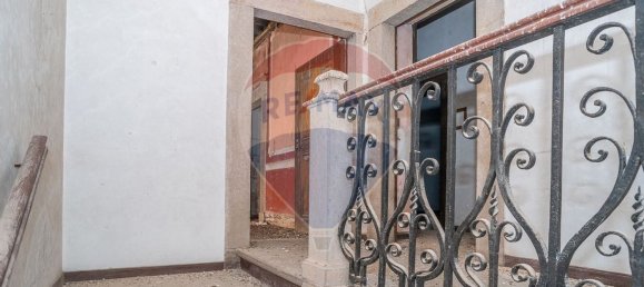 344m² Building in Faro, Portugal No. 65898 17