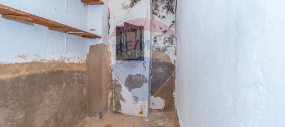 344m² Building in Faro, Portugal No. 65898 15