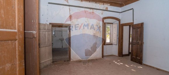 344m² Building in Faro, Portugal No. 65898 27