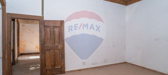 344m² Building in Faro, Portugal No. 65898 24