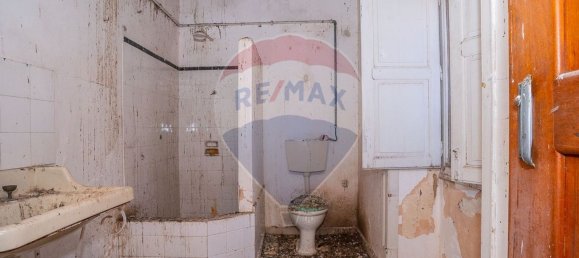 344m² Building in Faro, Portugal No. 65898 36