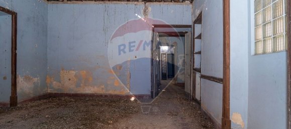 344m² Building in Faro, Portugal No. 65898 32