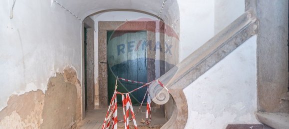 344m² Building in Faro, Portugal No. 65898 16