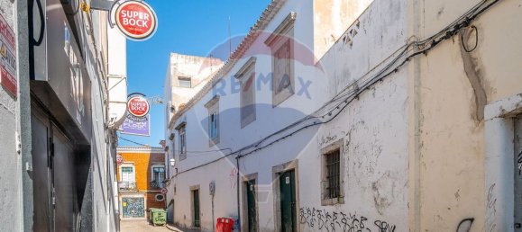 344m² Building in Faro, Portugal No. 65898 3