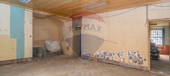 344m² Building in Faro, Portugal No. 65898 4