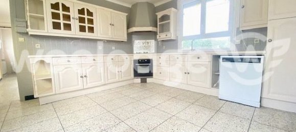 5 bedrooms House in Gournay-en-Bray, France No. 310924 12