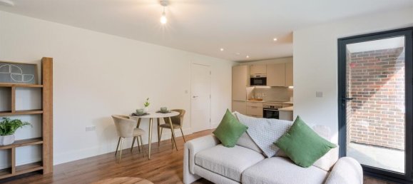 1 bedroom Apartment in Epsom, United Kingdom No. 9721 4