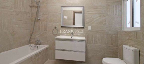 2 غرف نوم طابقين في Mosta, Malta رقم 4556 9