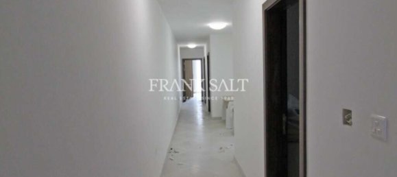 2 غرف نوم طابقين في Mosta, Malta رقم 4556 6