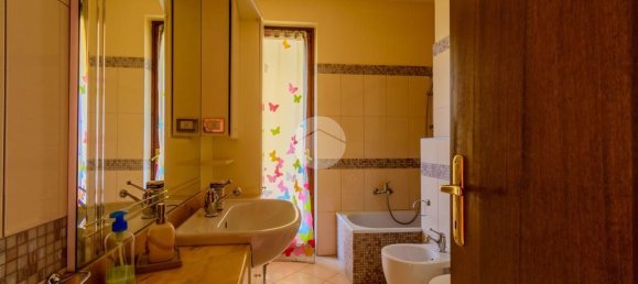 3-salle Appartement à Negrar, Italy No. 288544 10