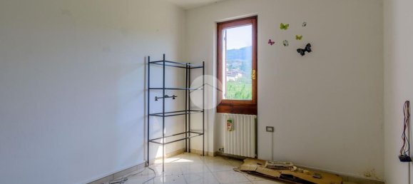 3-salle Appartement à Negrar, Italy No. 288544 11
