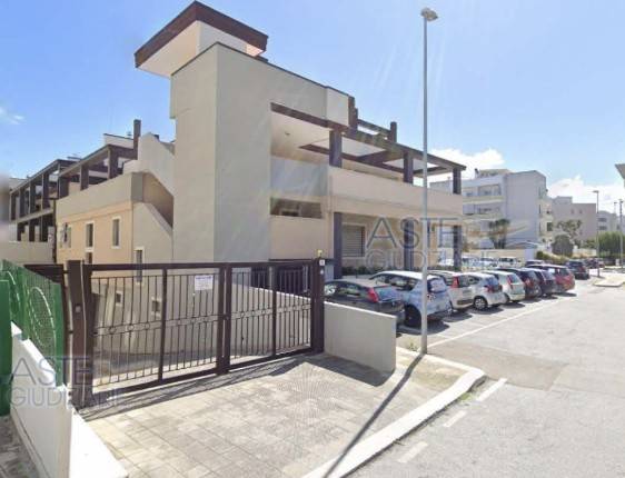 5 rooms Apartment in Monopoli, Italy No. 317493