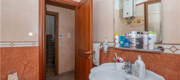 4 Schlafzimmer Haus in Noto, Italy, Nr. 304815 23
