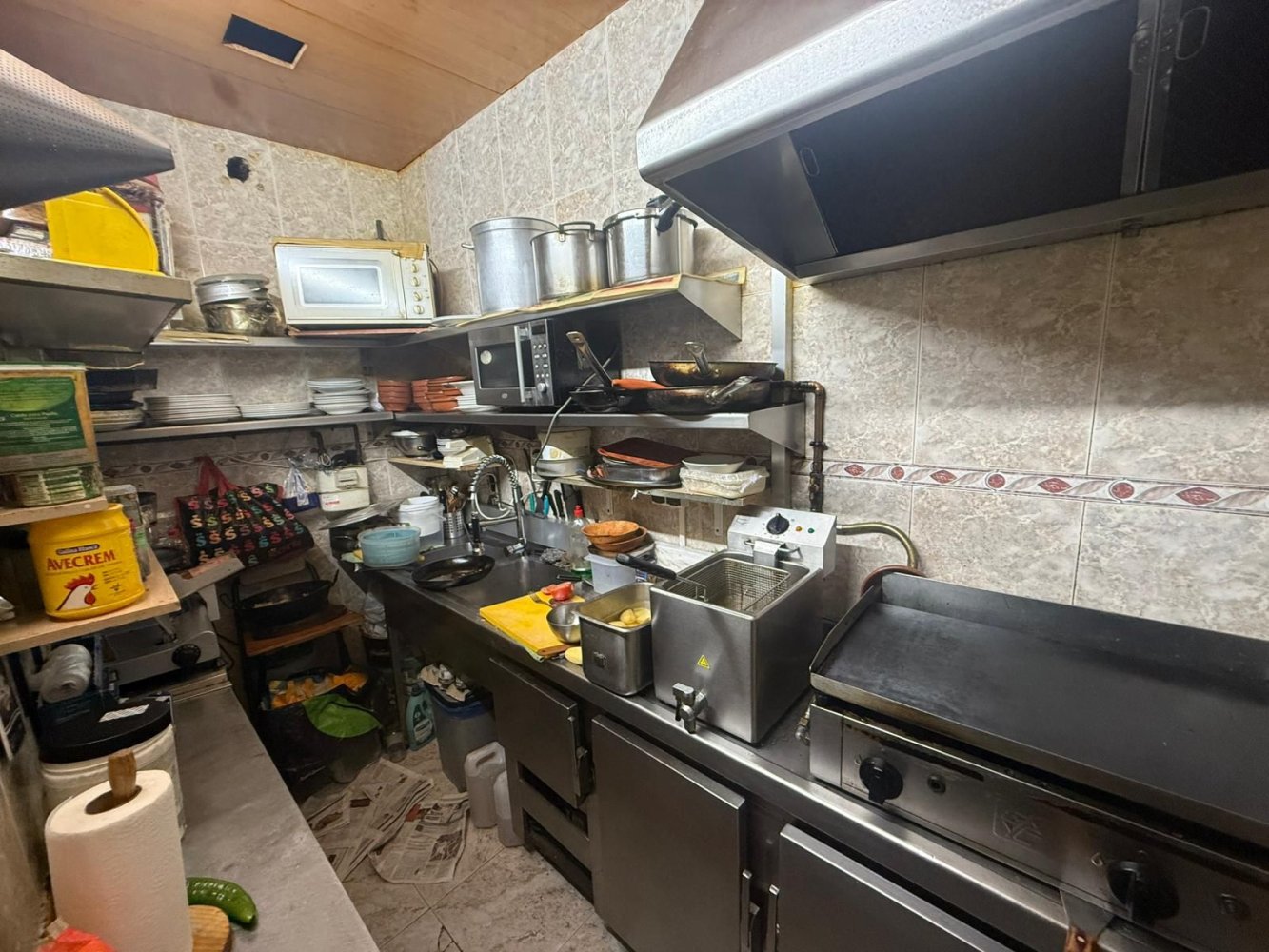 55m² Commercial property in Esplugues de Llobregat, Spain No. 187655