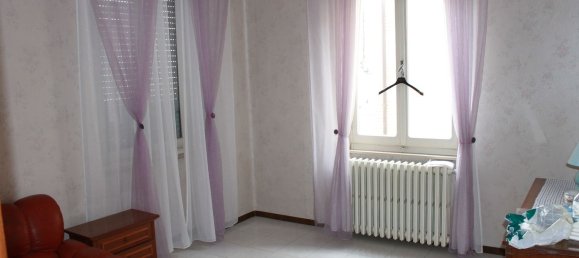 5 rooms Apartment in Monte San Giusto, Italy No. 142634 6