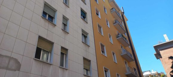 14m² Garage in Bologna, Italy No. 9355 3