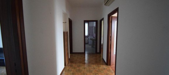 4 rooms Apartment in Castell'Arquato, Italy No. 33168 3