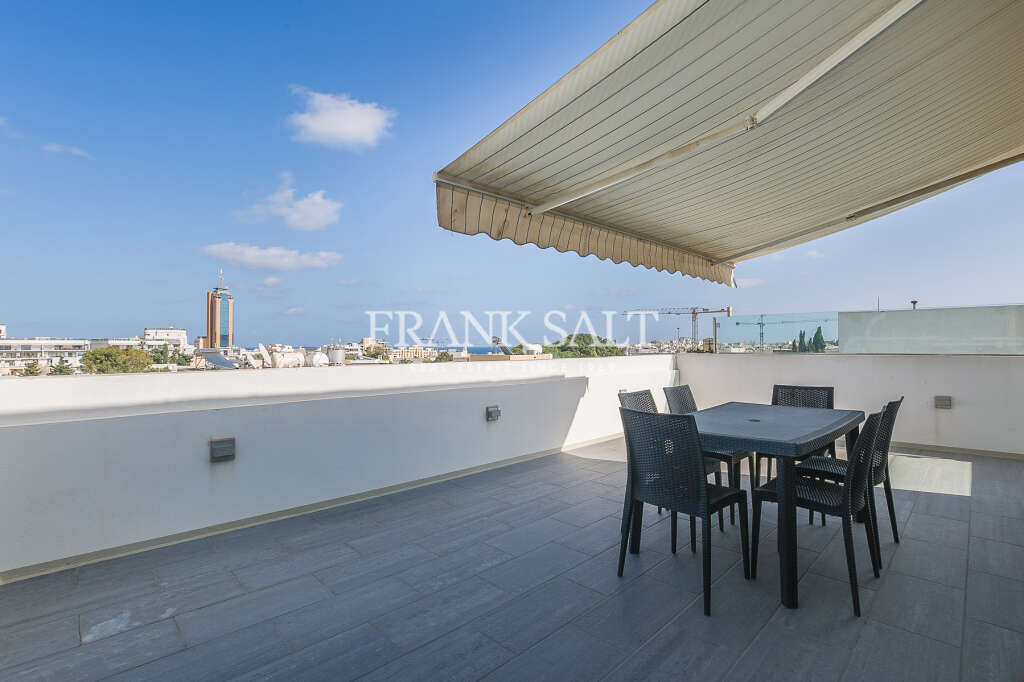 2 bedrooms Penthouse in Swieqi, Malta No. 8533