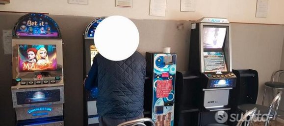 3 rooms Commercial property in Sant'Ilario d'Enza, Italy No. 281520 4