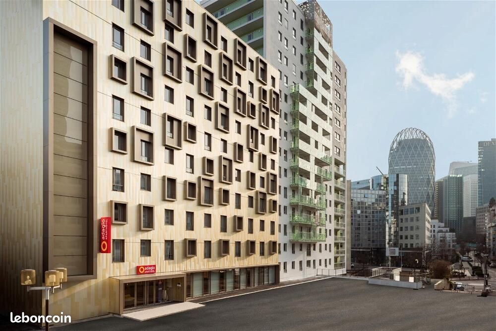 Estudio en Courbevoie, France No. 320569