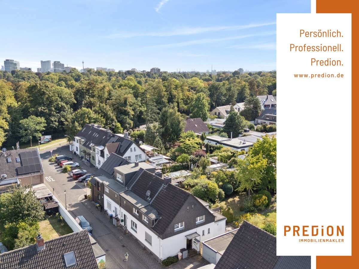 3 bedrooms Townhouse in Dusseldorf, Germany No. 368755