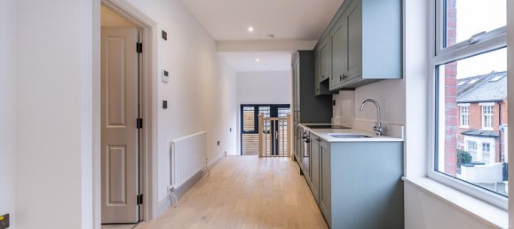 1 bedroom Apartment in London, United Kingdom No. 13902 2