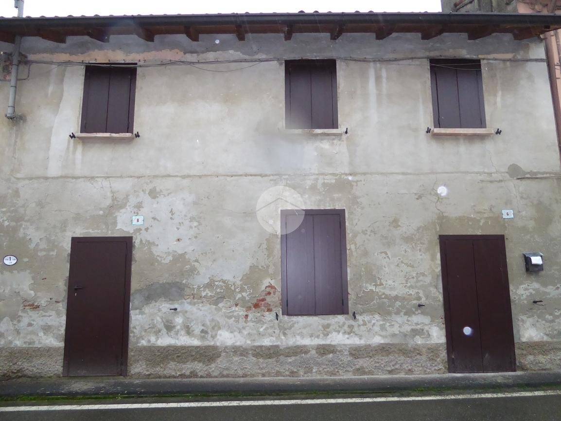 2 bedrooms House in Zerbo, Italy No. 74829