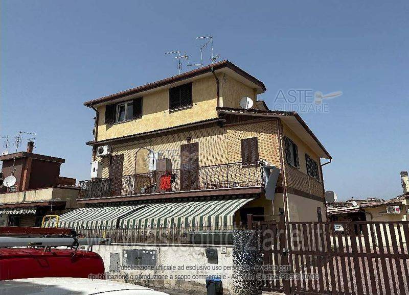 2 bedrooms Apartment in Rome, Italy No. 348433