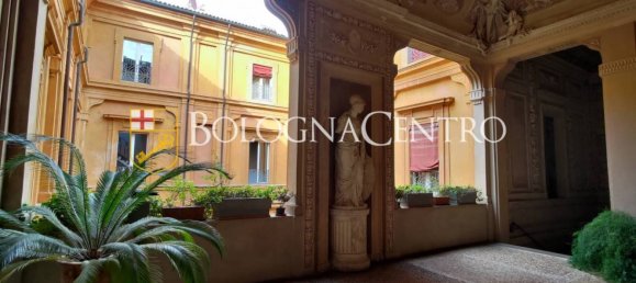 2 bedrooms Apartment in Bologna, Italy No. 127978 2