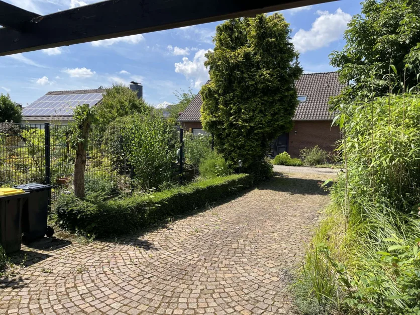 4 rooms House in Krefeld, Germany No. 55381