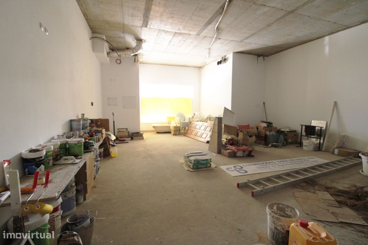 92m² Commercial property in Ferragudo, Portugal No. 138197