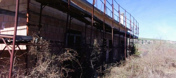 Casa de 8 divisões em Pignola, Italy N.º 39188 2