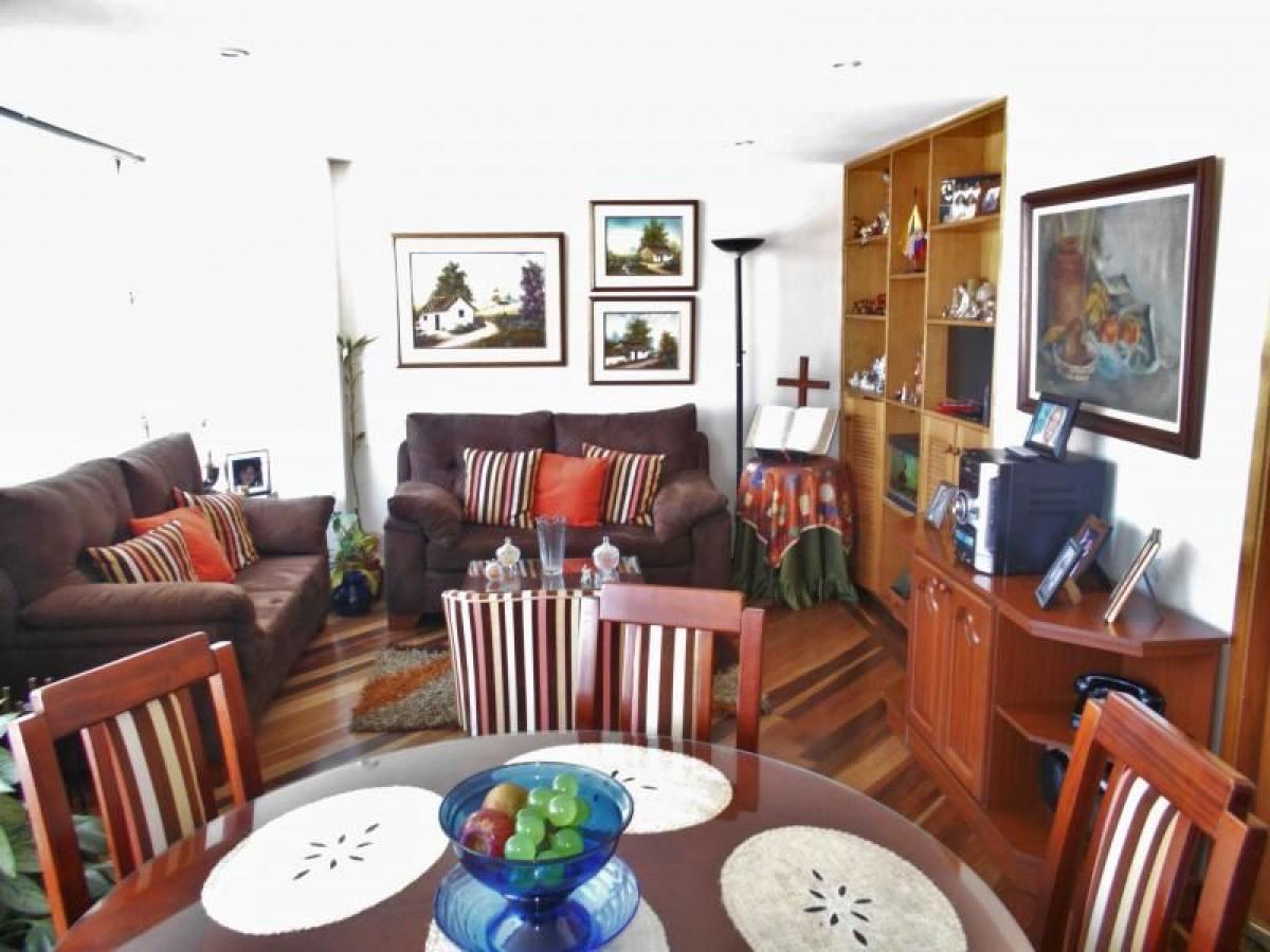 Casa de 3 dormitorios en Bogotá, Colombia No. 12641