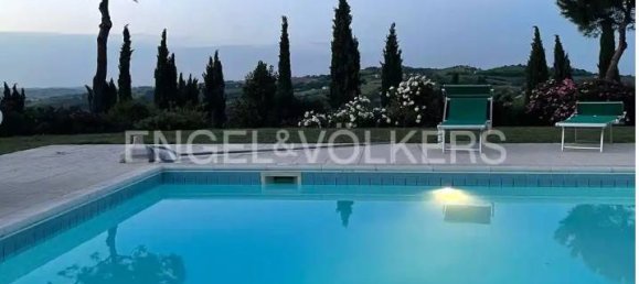 6 bedrooms House in Mergo, Italy No. 66178 3