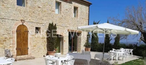 6 bedrooms House in Mergo, Italy No. 66178 37