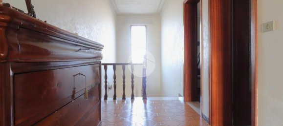 3 bedrooms Villa in Roncoferraro, Italy No. 238896 10